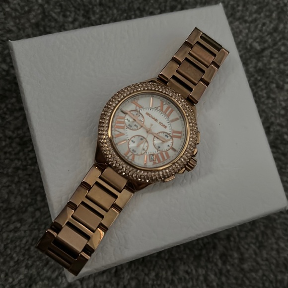 Michael Kors Rose Gold Watch - Picture 1 of 2